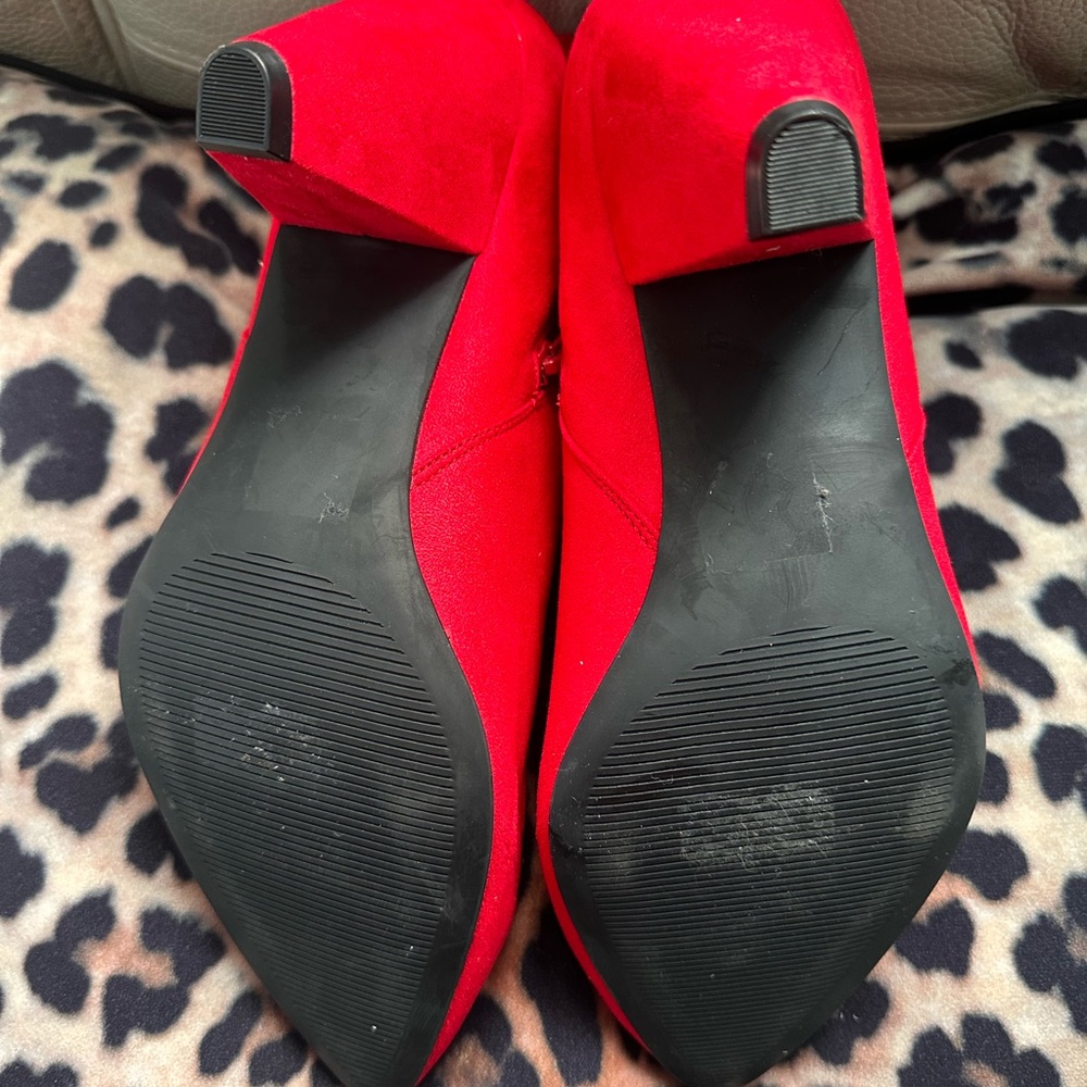 Red Suede Ankle boots never worn with cuban or cowgirl style heel and zippers - Picture 2 of 4